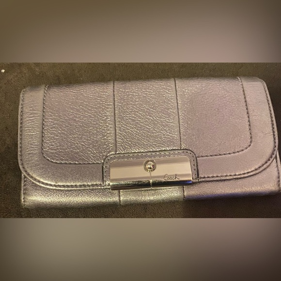 Coach wallet - Picture 1 of 3